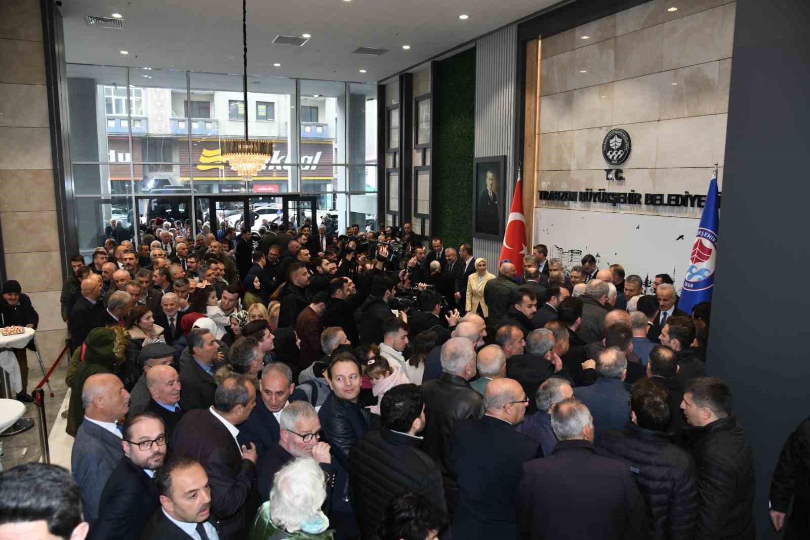 Bakan Uraloğlu: "Türkiye, tüm bu karmaşanın içerisinde bir güven adası olarak konumunu güçlü bir şekilde yürütüyor"
