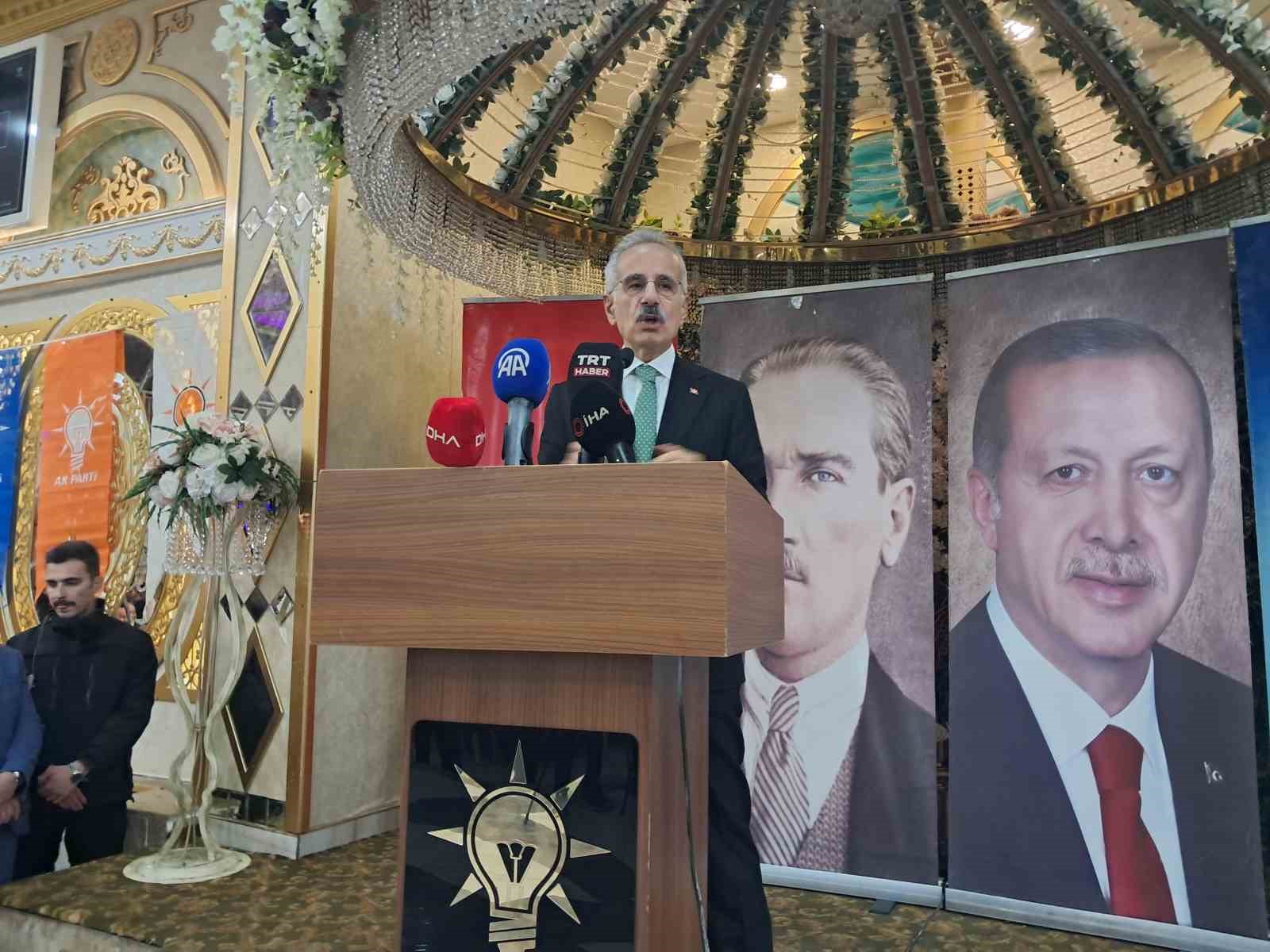 Bakan Uraloğlu: "Türkiye’nin ulaşım ve iletişim altyapısına yaklaşık 355 milyar dolar yatırım gerçekleştirdik"
