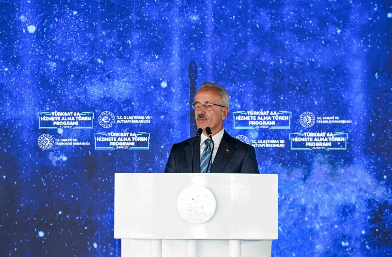 Bakan Uraloğlu: "TÜRKSAT 6A ile ülkemizi haberleşme uydusu tasarlayıp üretebilen dünyadaki 11 ülke arasına taşıdık"
