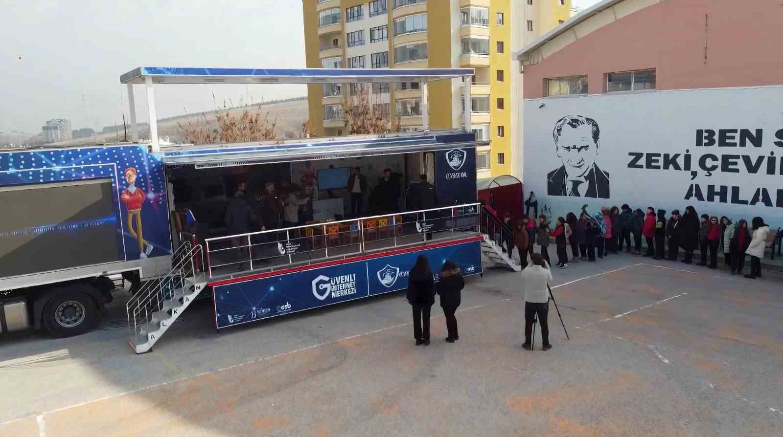 Bakan Uraloğu: "Güvenli internet hizmeti abone sayısı 55 milyon kişiyi aştı"
