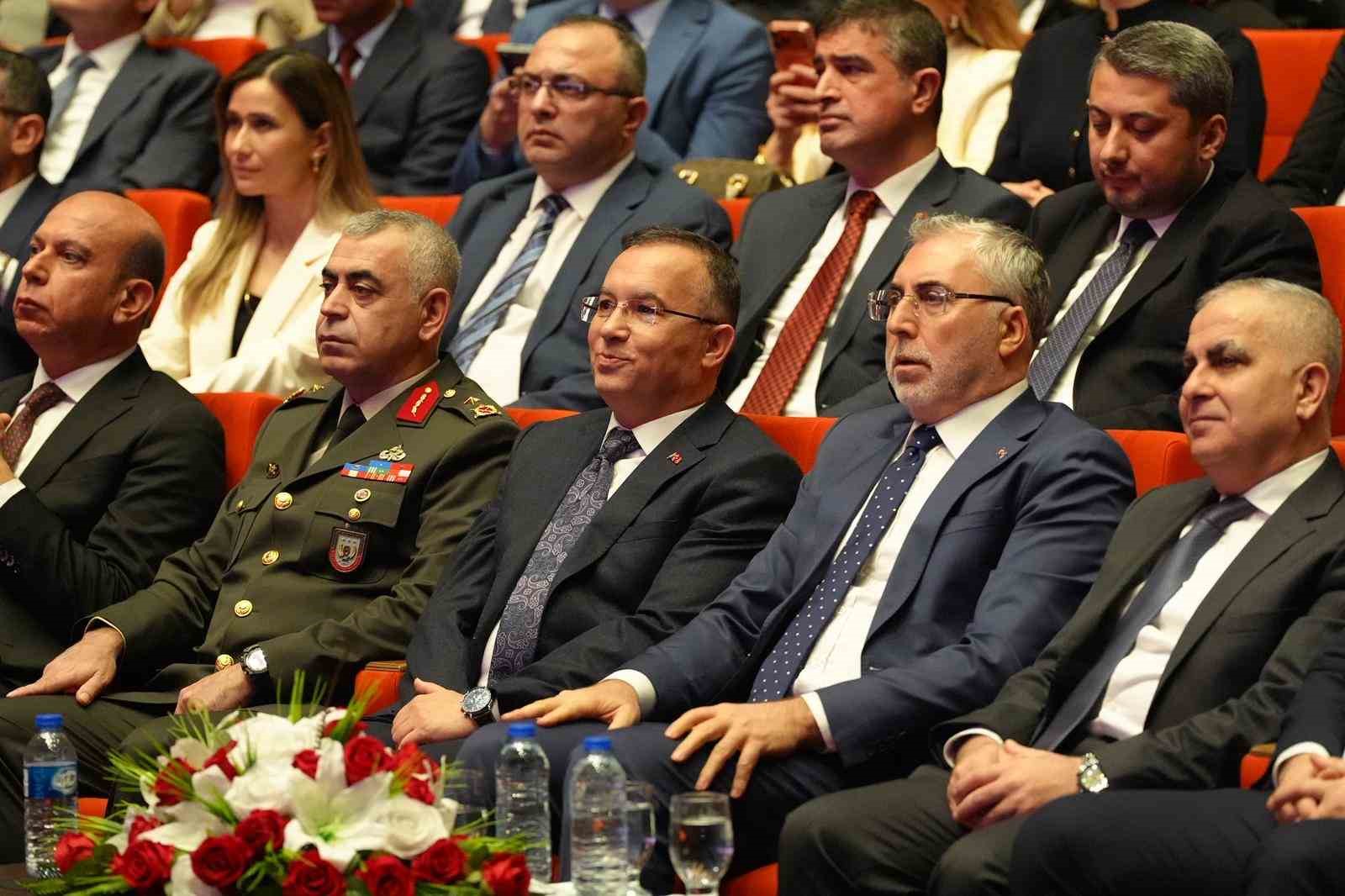 Bakan Vedat Işıkhan: "İşsizlik oranı, 2012 yılından itibaren en düşük seviyesine geriledi"
