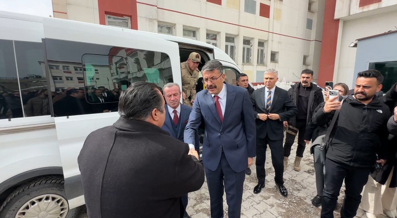 Bakan yardımcılığına atanan Vali Ali Çelik’ten veda ziyareti
