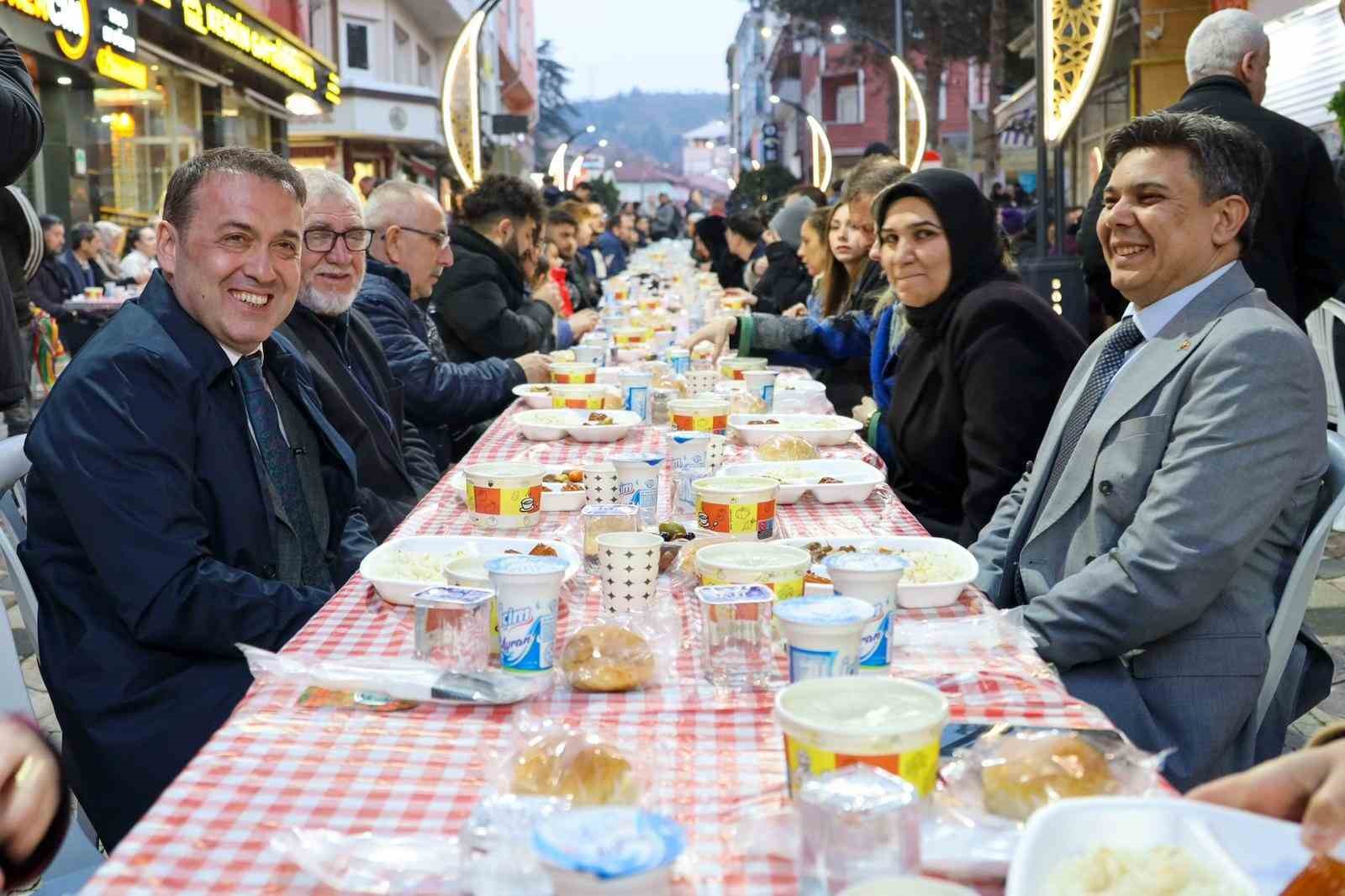 Bakan Yardımcısı Madak, Söğüt’te 4 bin kişiyle iftar yaptı
