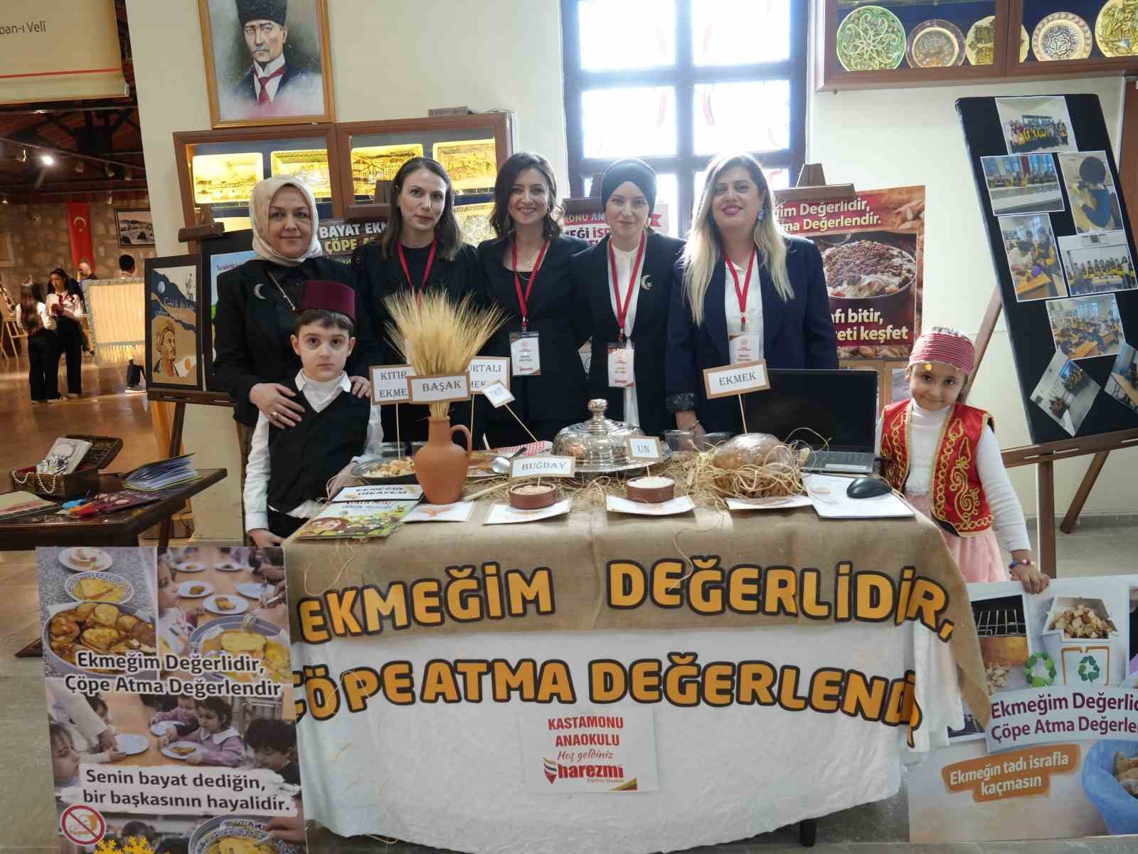 Bakan Yardımcısı Yelkenci, Harezmi Eğitim Modeliyle hazırlanan sergiyi gezdi
