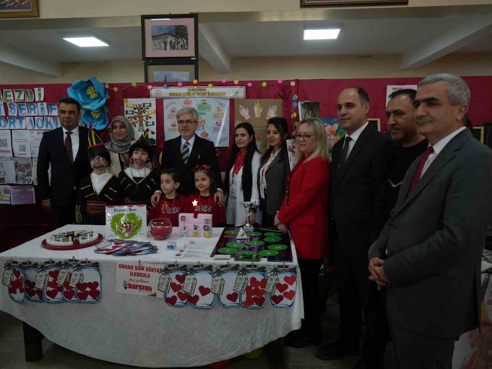 Bakan Yardımcısı Yelkenci, Harezmi Eğitim Modeliyle hazırlanan sergiyi gezdi
