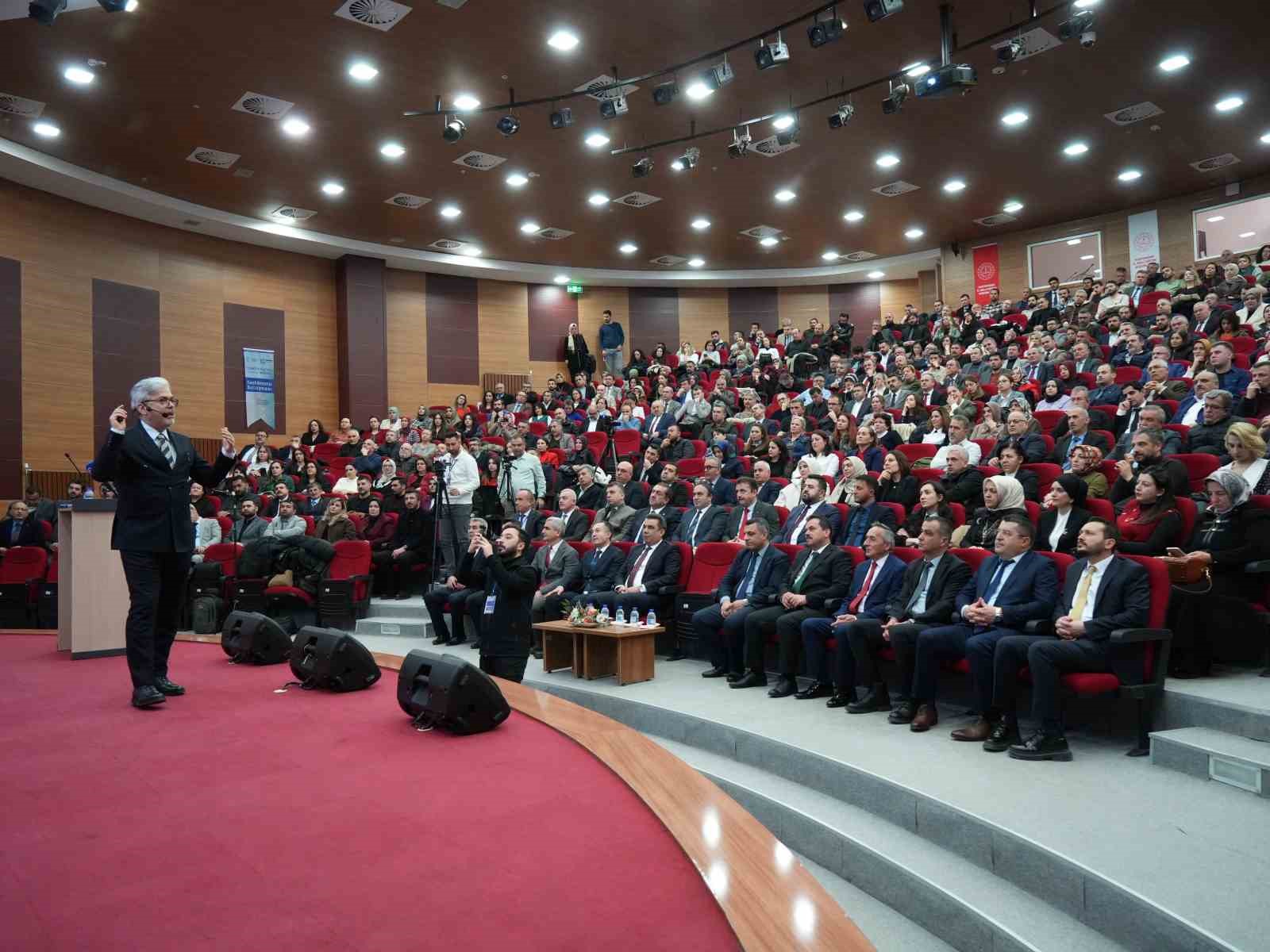 Bakan Yardımcısı Yelkenci: "Türkçeyi derinlemesine anlayan, konuşan, yazan nesiller önemli"
