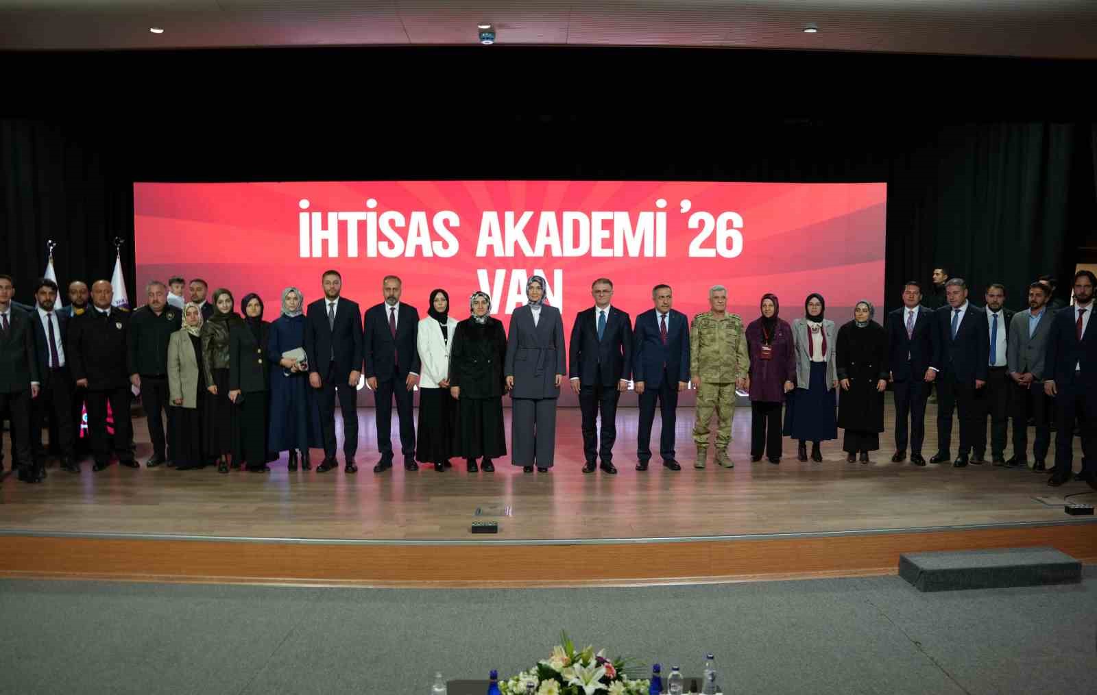 Bakan Yardımcısı Yiğitbaşı: "Cumhuriyet tarihindeki 10 kadın valinin 9’u Cumhurbaşkanımızın döneminde atandı"
