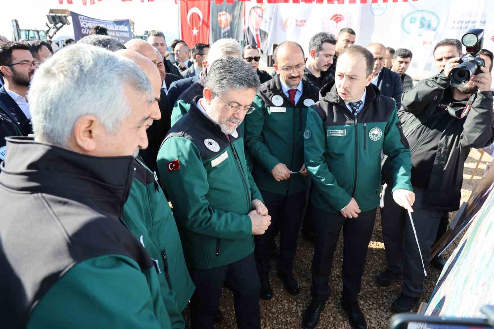Bakan Yumaklı: "23 yılda 352 içme suyu tesisini tamamladık"
Bakan Yumaklı: "23 yılda 352 içme suyu tesisini tamamladık"
