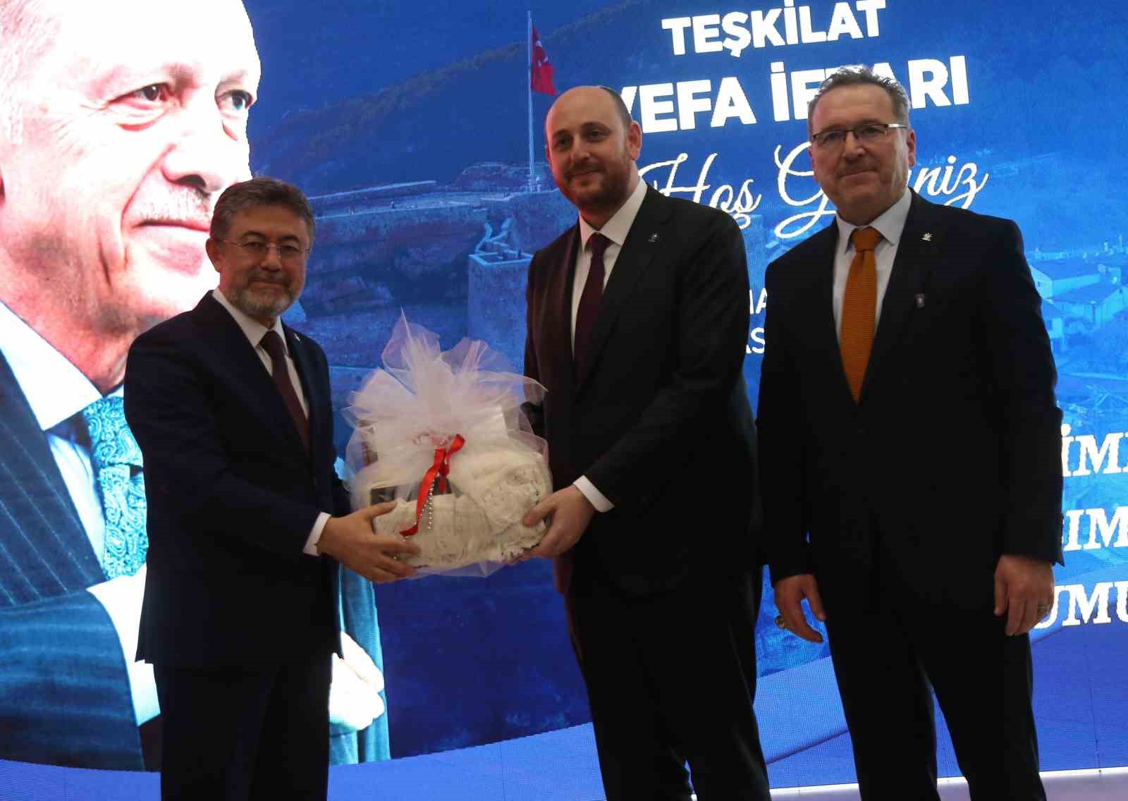 Bakan Yumaklı: "Bölgemizin tamamında huzurun, barışın ve istikrarın hakim olması için tüm unsurlarımızla gayret ediyoruz"
