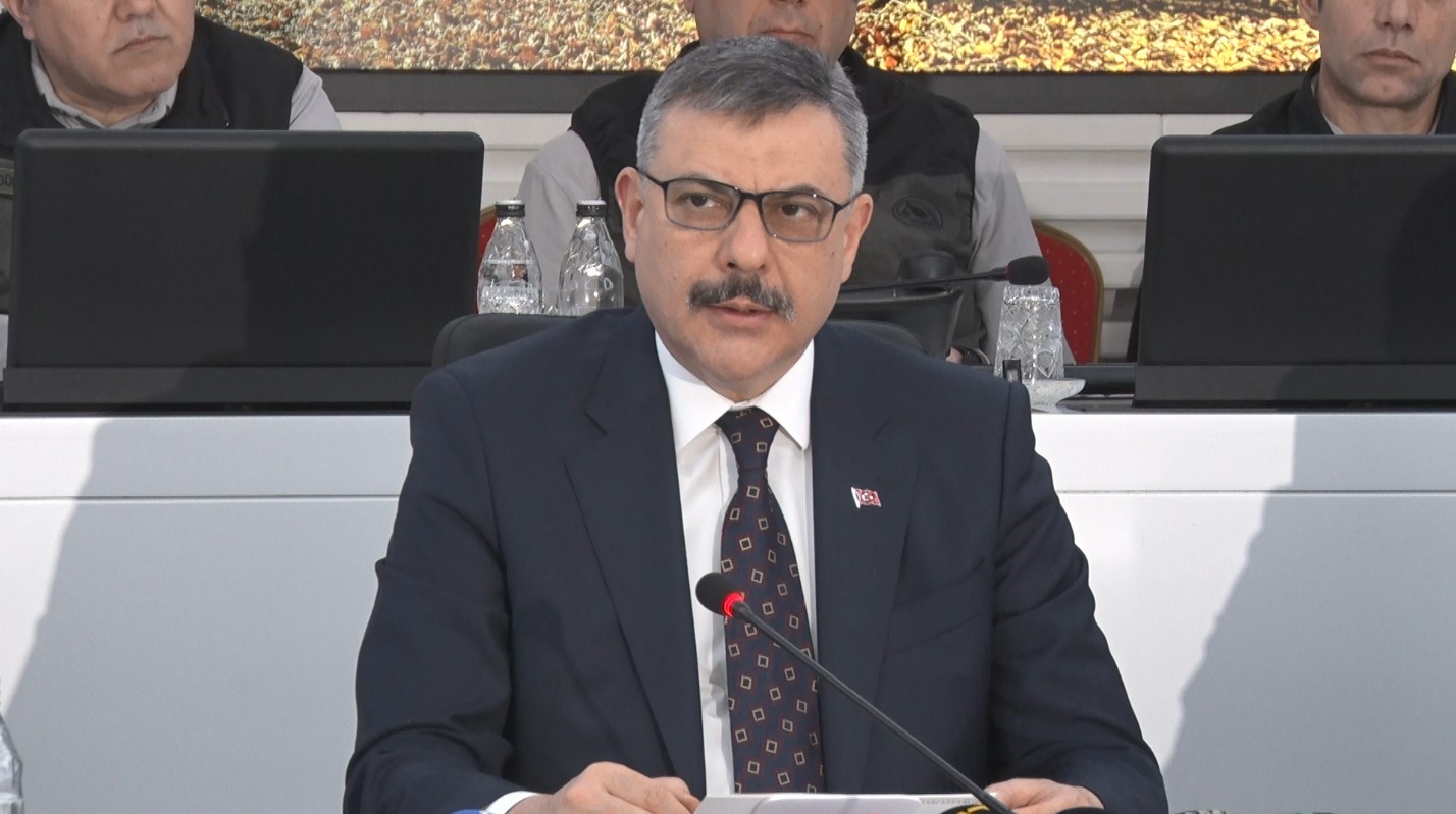 Bakan Yumaklı: "Orman yangınlarıyla mücadelede 28 uçak, 119 helikopter ve 14 İHA ile mücadeleyi yürüteceğiz"
