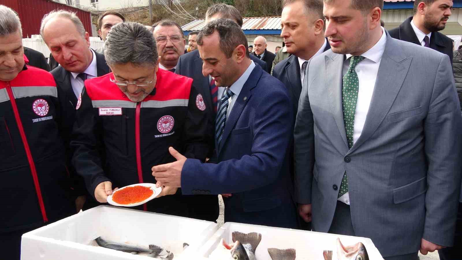 Bakan Yumaklı: "Türk somonu ihracatı 500 milyon dolara ulaştı"
