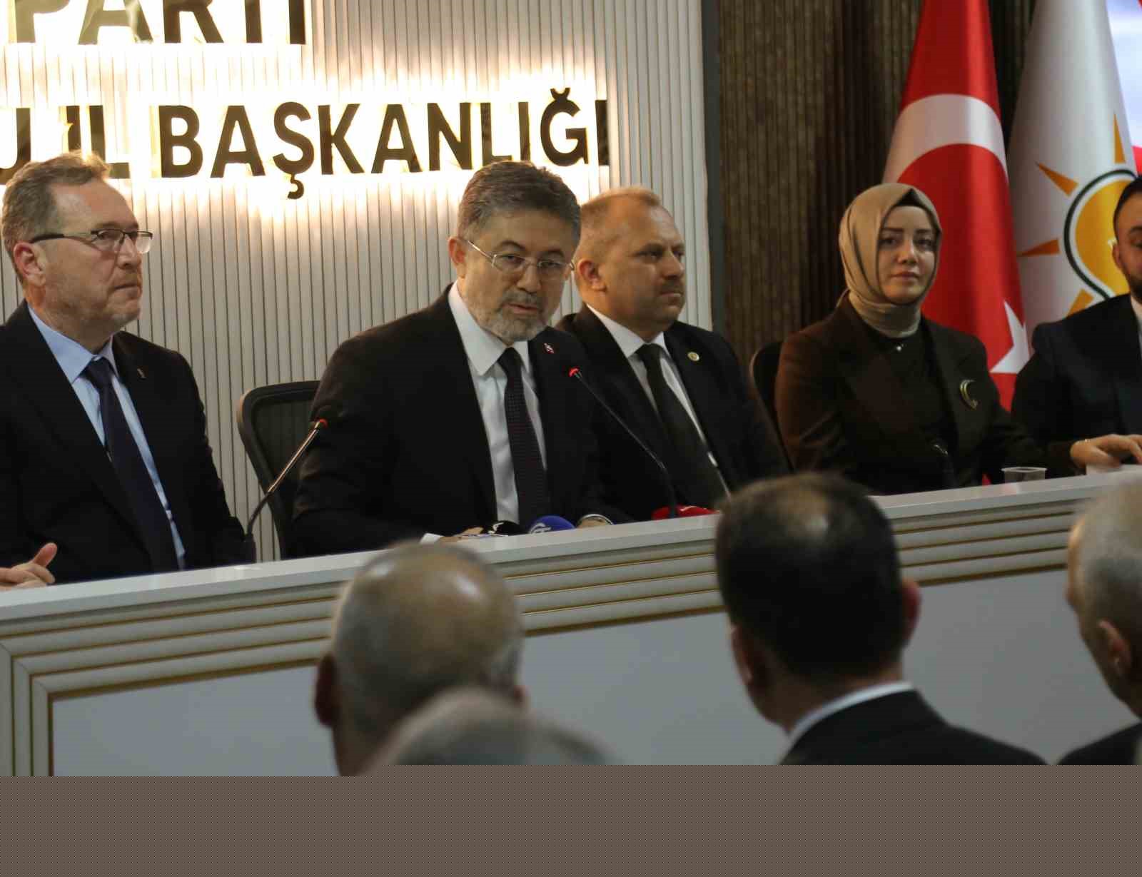 Bakan Yumaklı: "Üç tarafı denizlerle çevrili güzel ülkemin beş tarafı çatışmalarla, savaşlarla, her türlü krizle çevrilmiş durumda"
