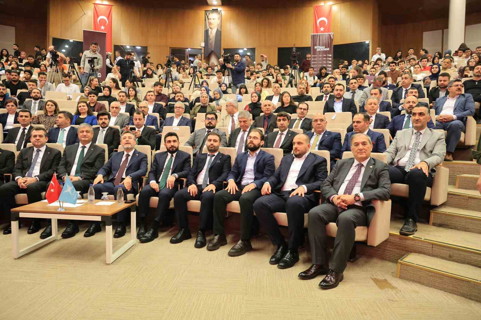 Bakan Yumaklı: "Yiyecek gıdanız yoksa, hiçbirinin bir önemi olmuyor"
