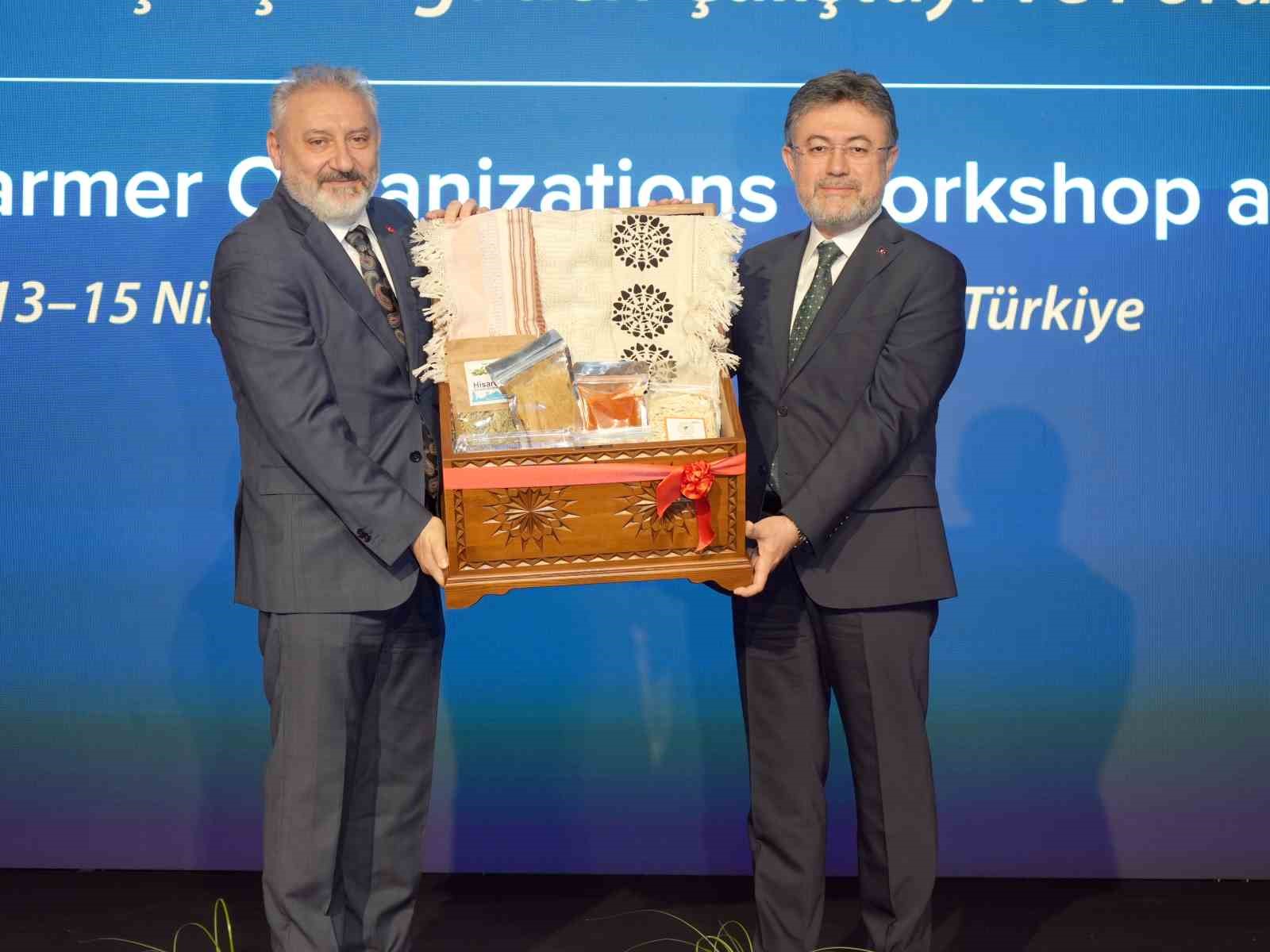 Bakan Yumaklı’dan zirai don açıklaması: "Geneli itibarıyla bir zirai don hadisesi yaşanmadı"
