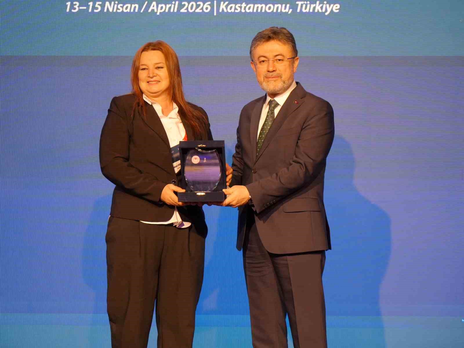 Bakan Yumaklı’dan zirai don açıklaması: "Geneli itibarıyla bir zirai don hadisesi yaşanmadı"
