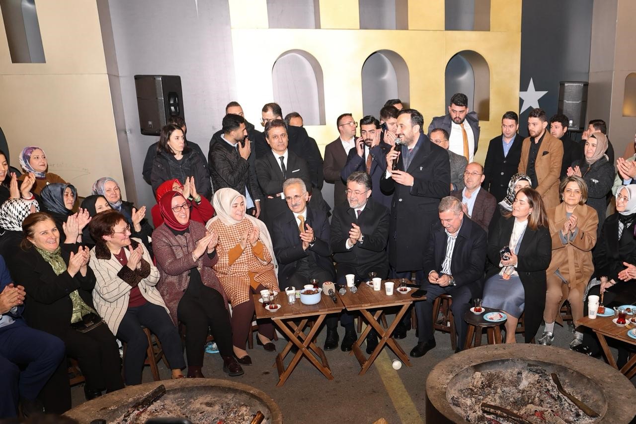 Bakanlar vatandaşlarla ateş başında sohbet etti
