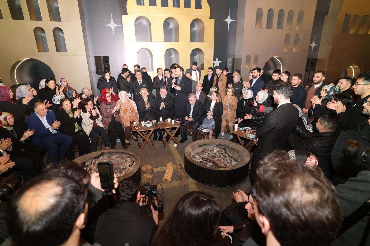 Bakanlar vatandaşlarla ateş başında sohbet etti
