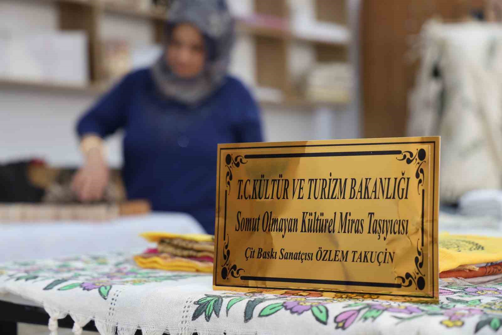 Bakanlıktan sanatçı belgesi alan usta, çit baskıyı geleceğe taşıyor
