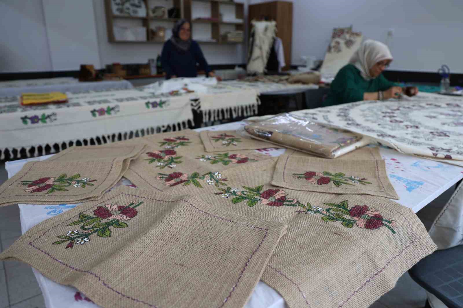 Bakanlıktan sanatçı belgesi alan usta, çit baskıyı geleceğe taşıyor
