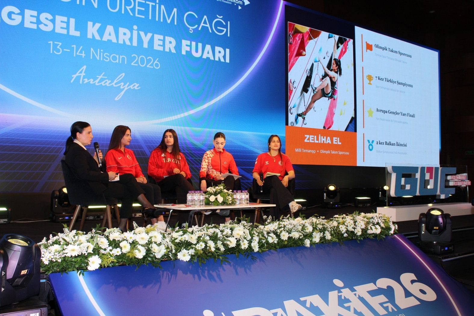 BAKİF26’da kadın milli sporculara ilgi
