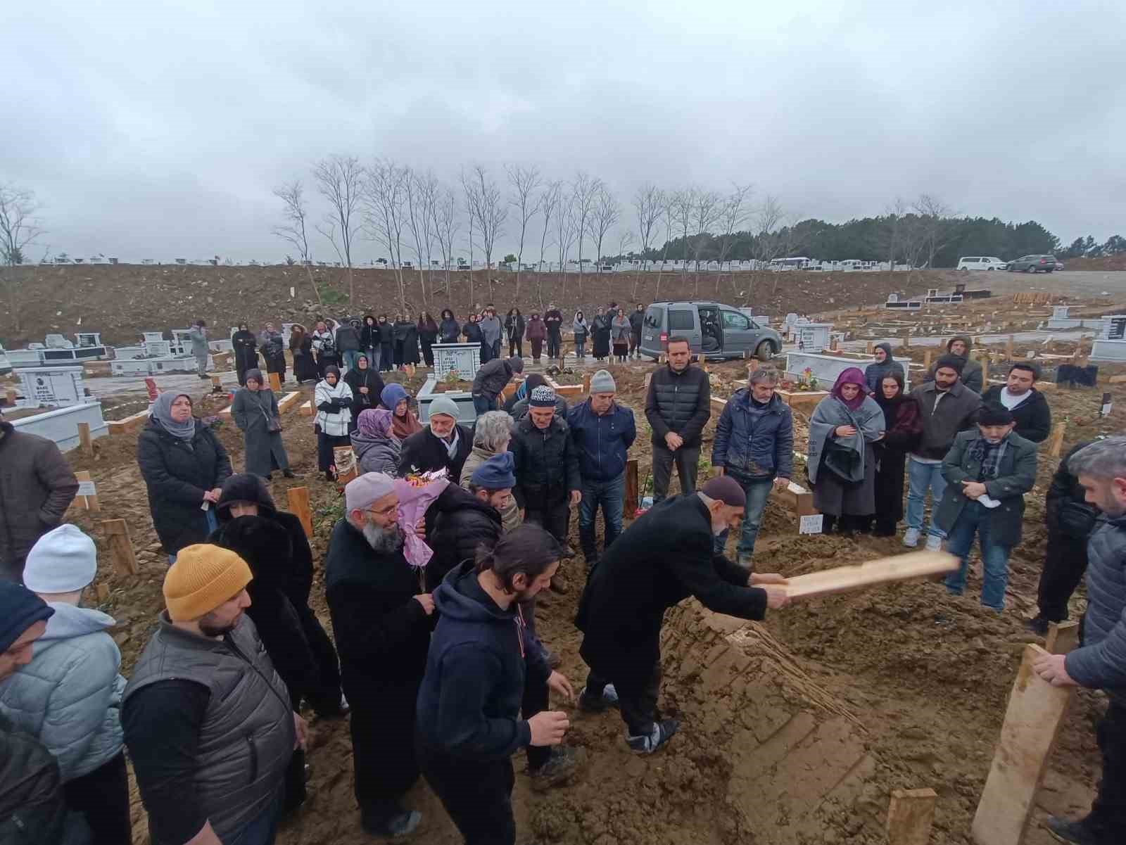 Bakırköy’deki motosiklet kazasında ağır yaralanan genç kız 20 gün sonra hayatını kaybetti
