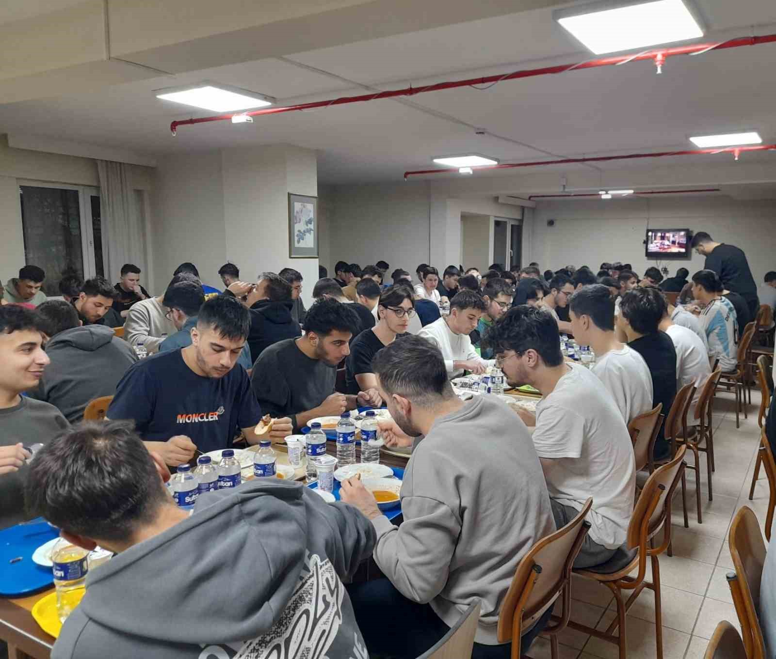 Bala Hatun Yurdu’nda iftar bereketi
