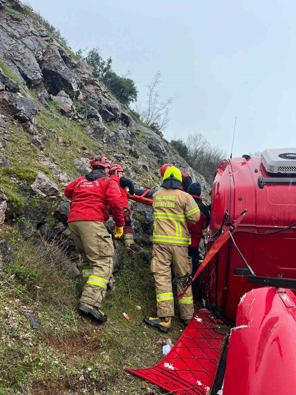 Balıkesir-Bursa kara yolunda korkutan kaza: 1 yaralı
