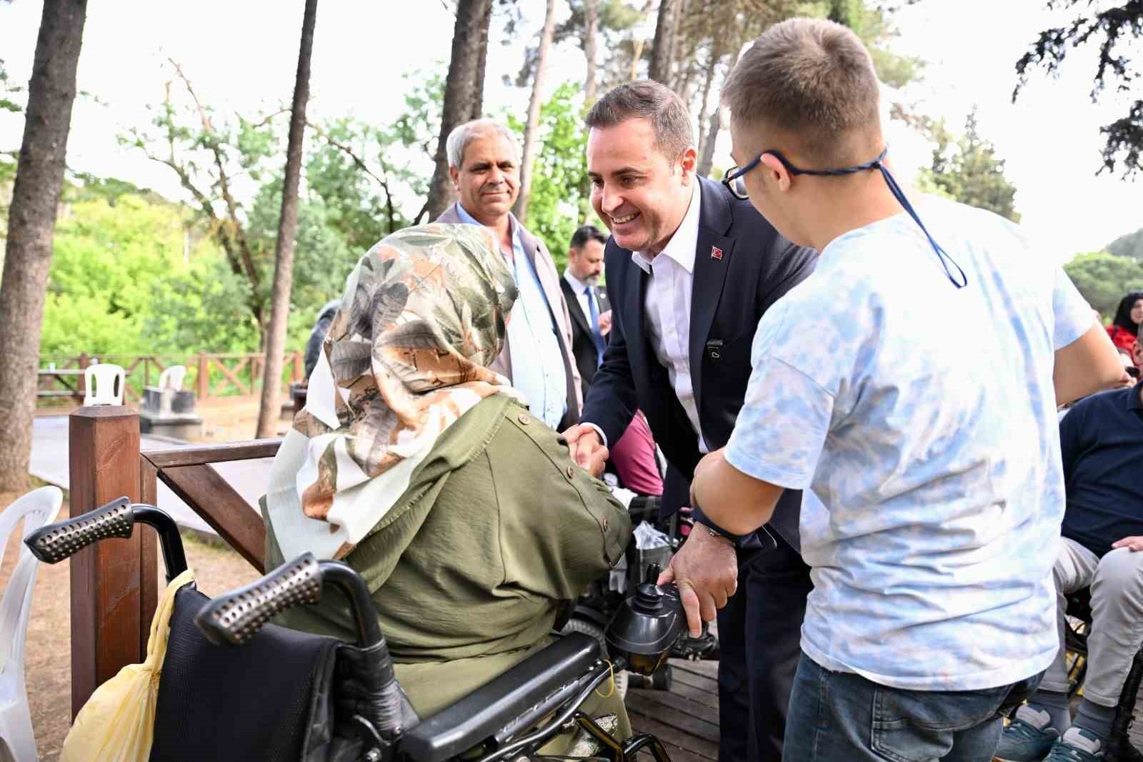 Balıkesir Büyükşehir’in özel bireylere nakdi desteği hesaplara yattı
Balıkesir Büyükşehir’in özel bireylere nakdi desteği hesaplara yattı