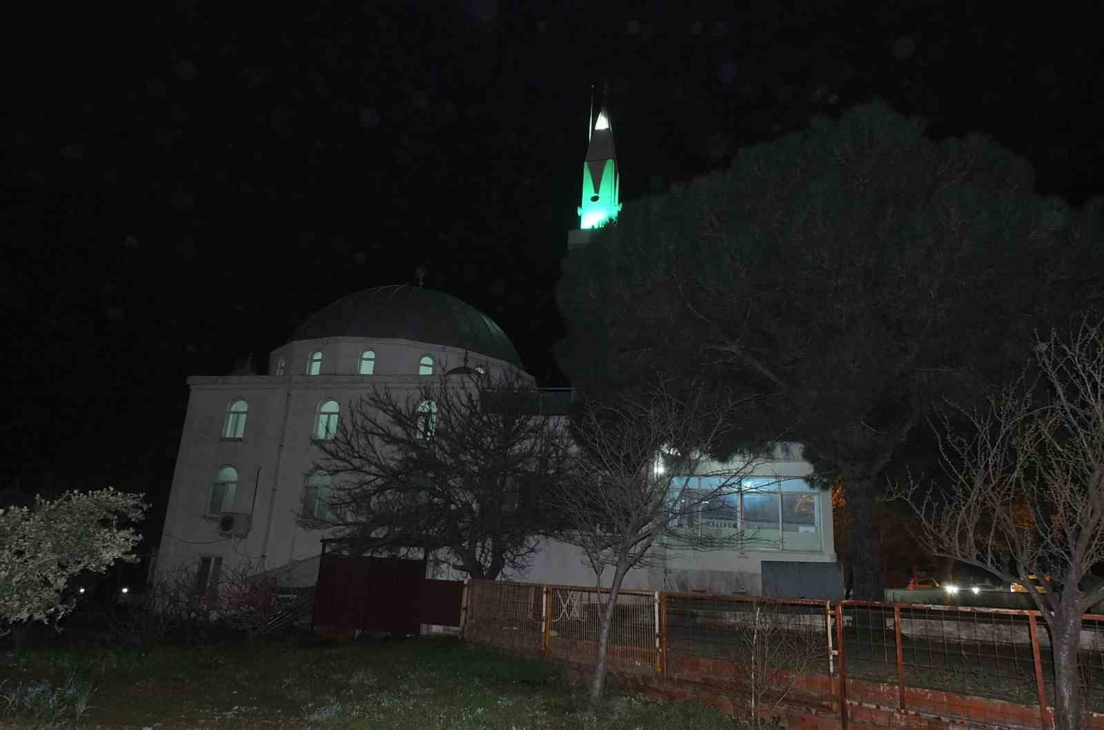 Balıkesir’de 3 dakika erken okunan ezan kafaları karıştırdı
