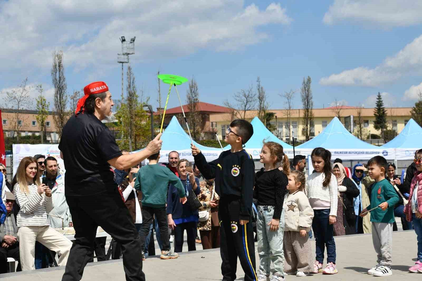 Balıkesir’de adımlar otizm farkındalığı için atıldı
