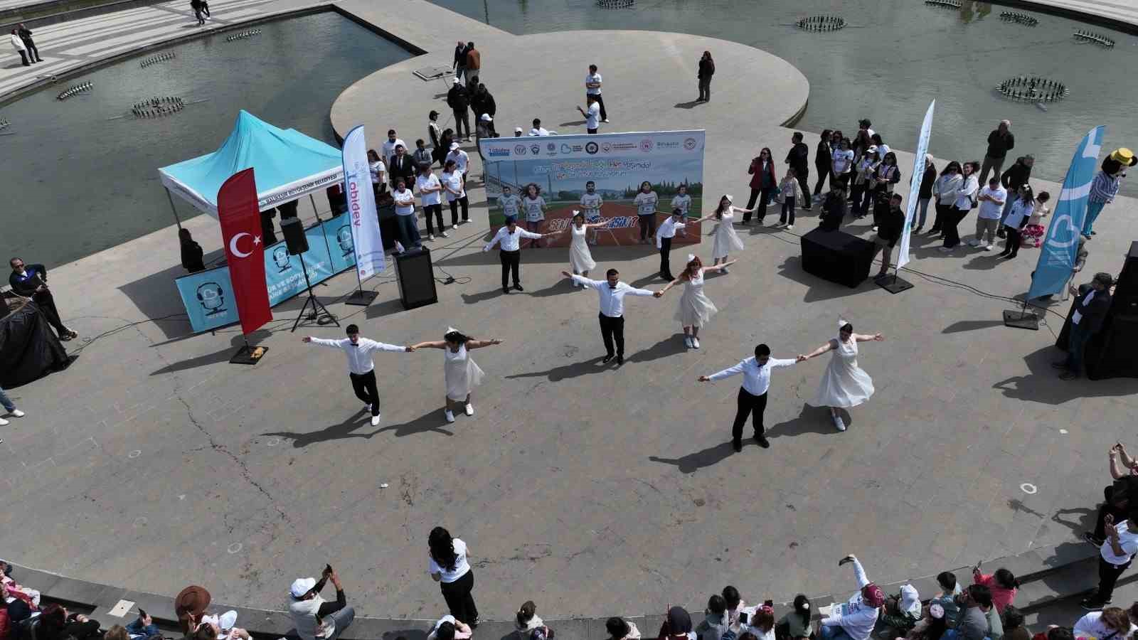 Balıkesir’de adımlar otizm farkındalığı için atıldı
