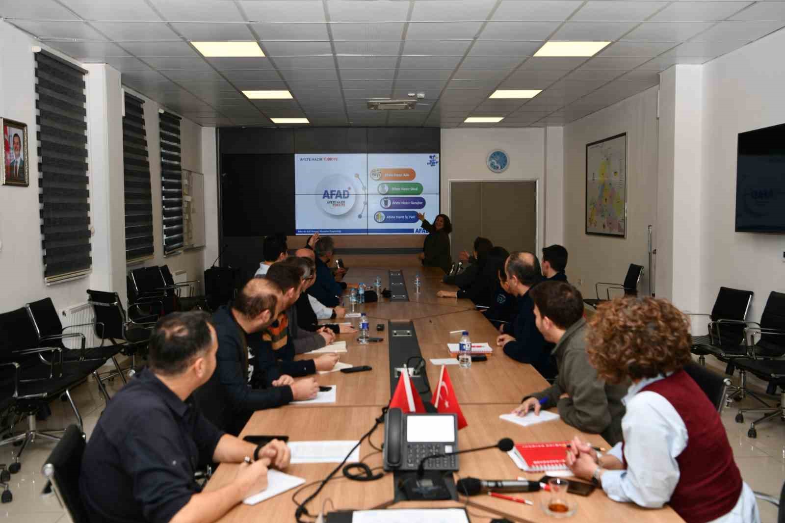 Balıkesir’de afetlere karşı dirençli eğitmenler yetiştiriyor
