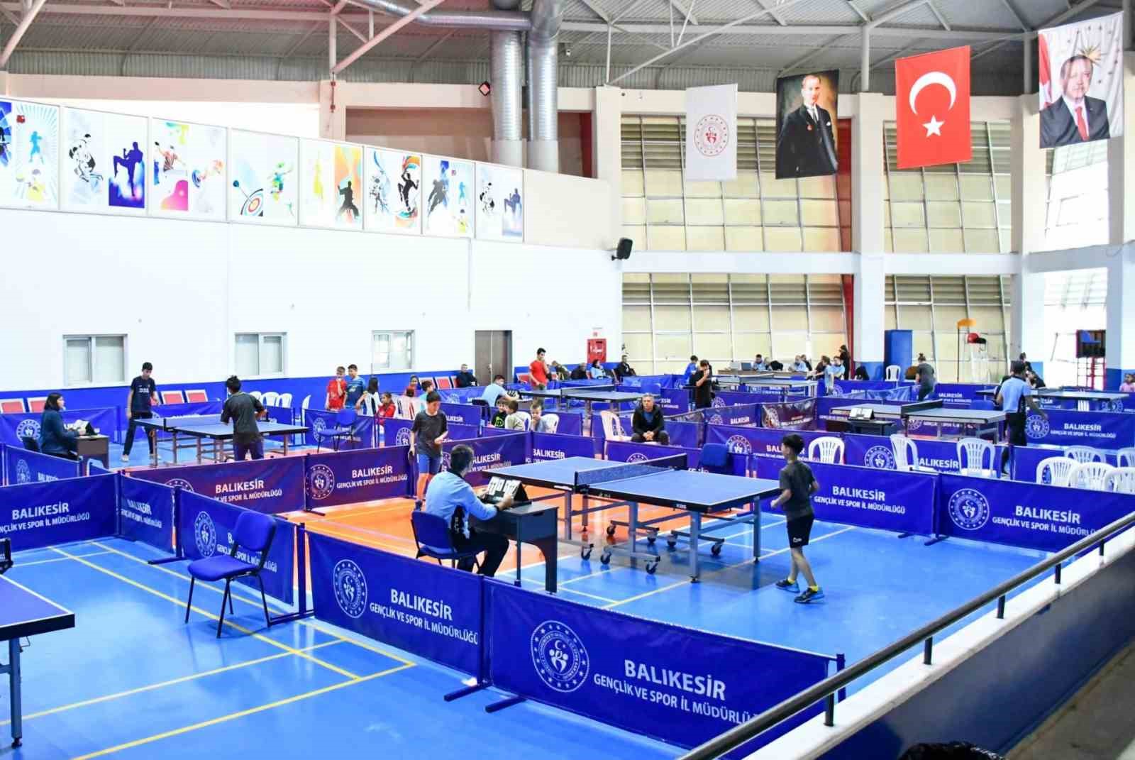 Balıkesir’de çocuklar 23 Nisan coşkusunu sporla karşıladı
