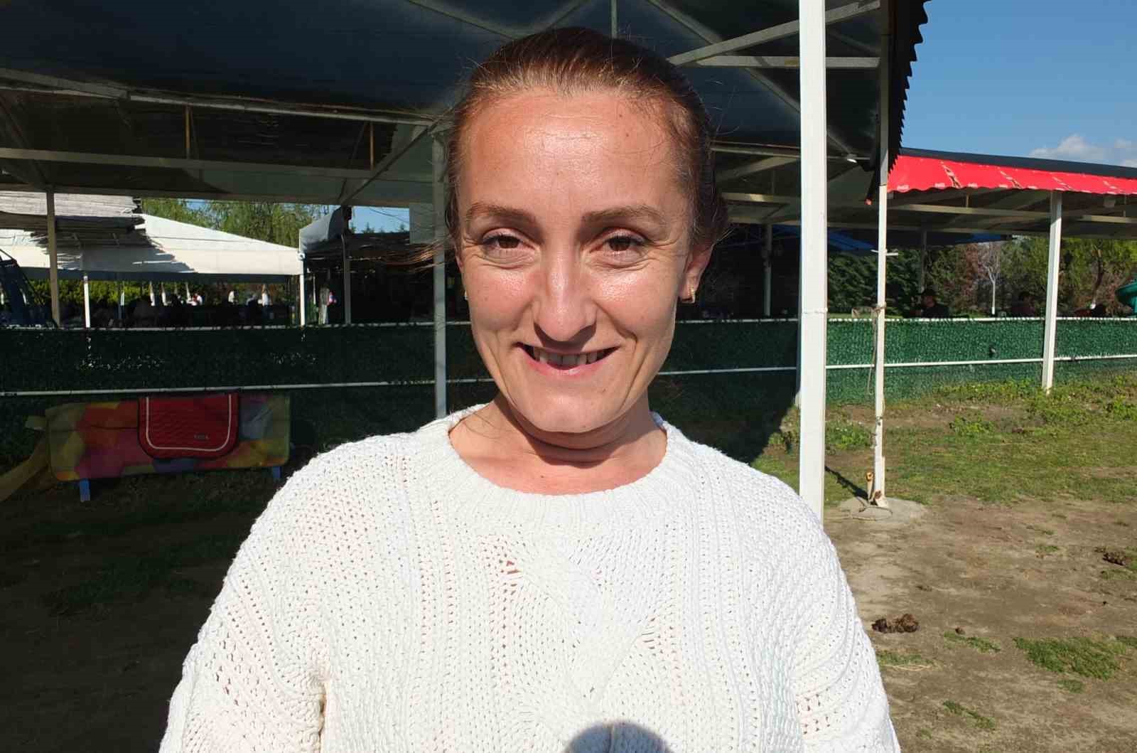 Balıkesir’de çocukların at binme sevinci
Balıkesir’de çocukların at binme sevinci