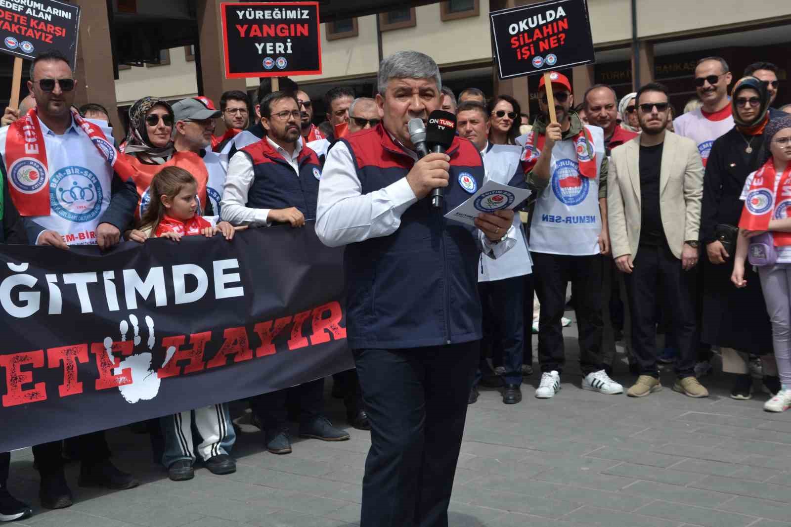 Balıkesir’de Eğitim-Bir-Sen’den Siverek saldırısına protesto
