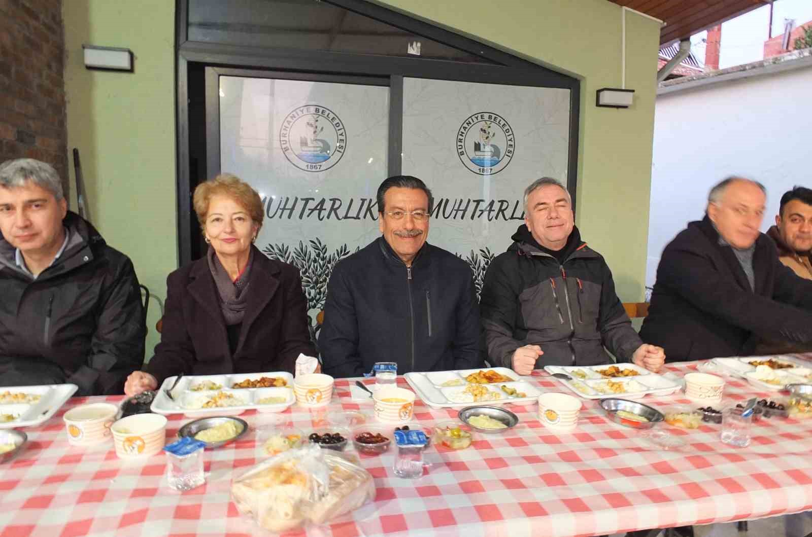 Balıkesir’de geleneksel köy iftarı yüzlerce vatandaşı buluşturdu
