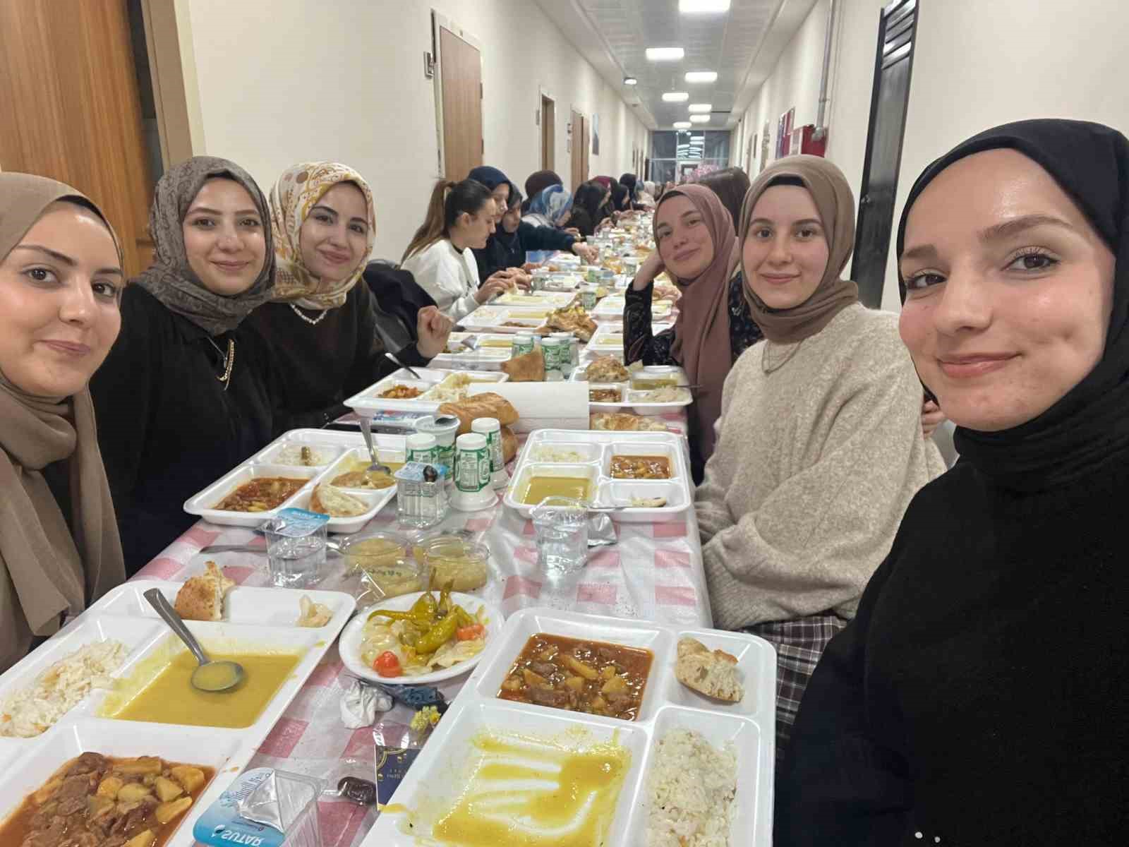 Balıkesir’de geleneksel Ramazan Sokağı kuruldu
