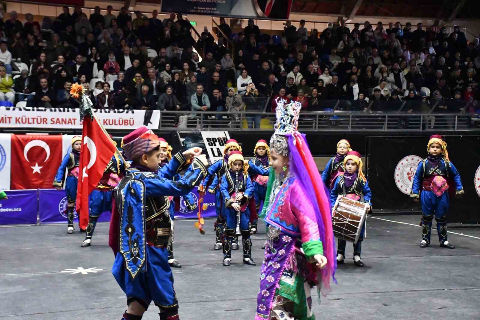 Balıkesir’de Halk Oyunları İl Birinciliği yapıldı
