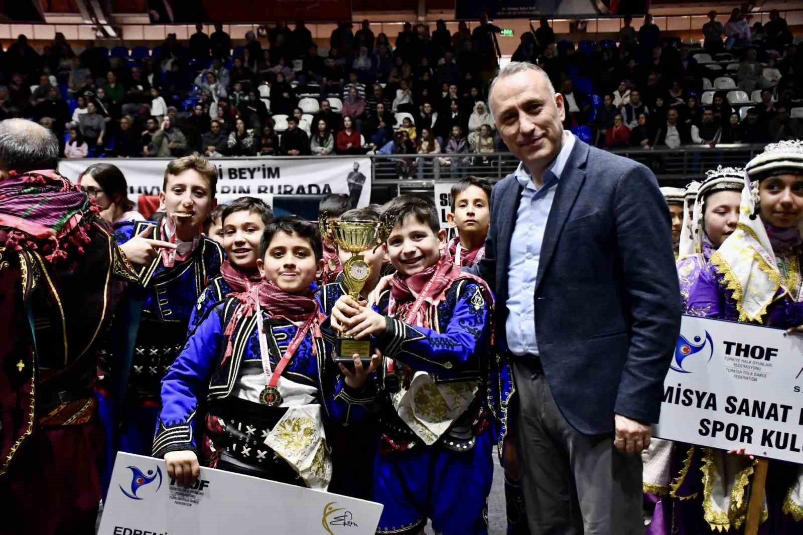 Balıkesir’de Halk Oyunları İl Birinciliği yapıldı
