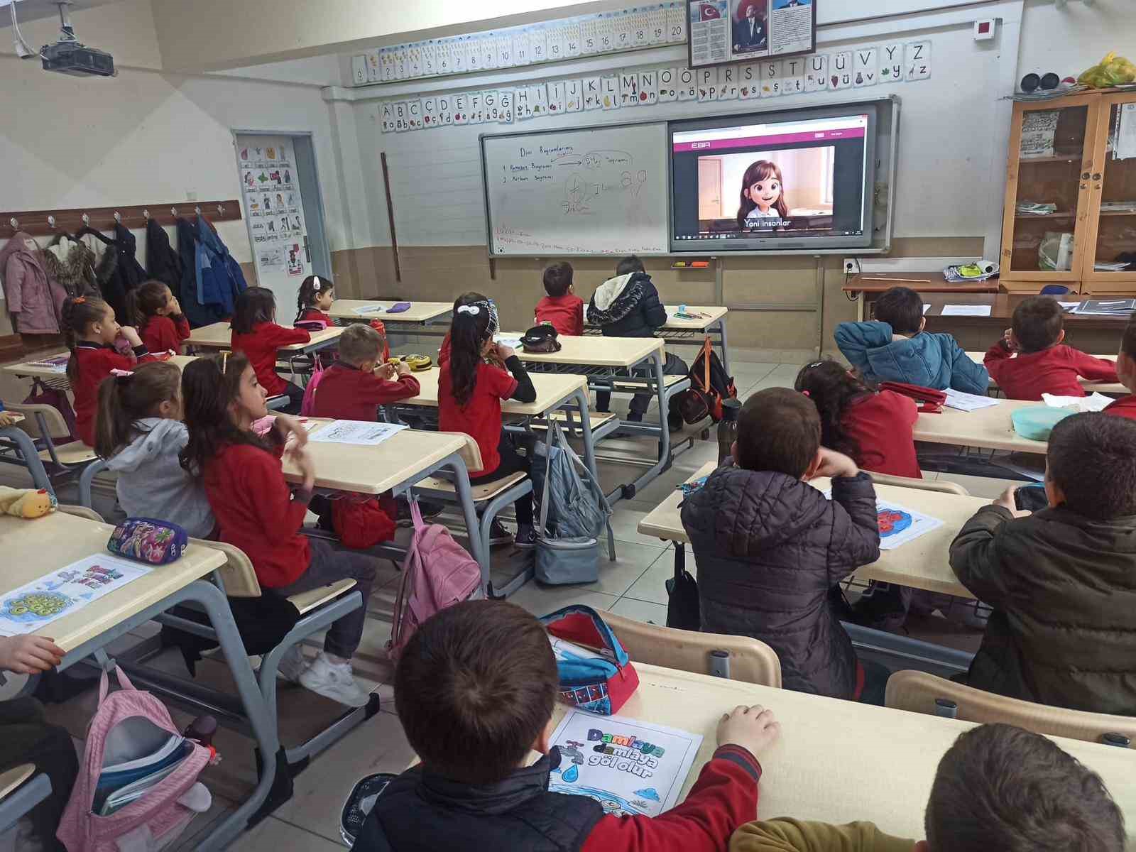 Balıkesir’de öğrencilere ilk ders "Finansal Okuryazarlık"
