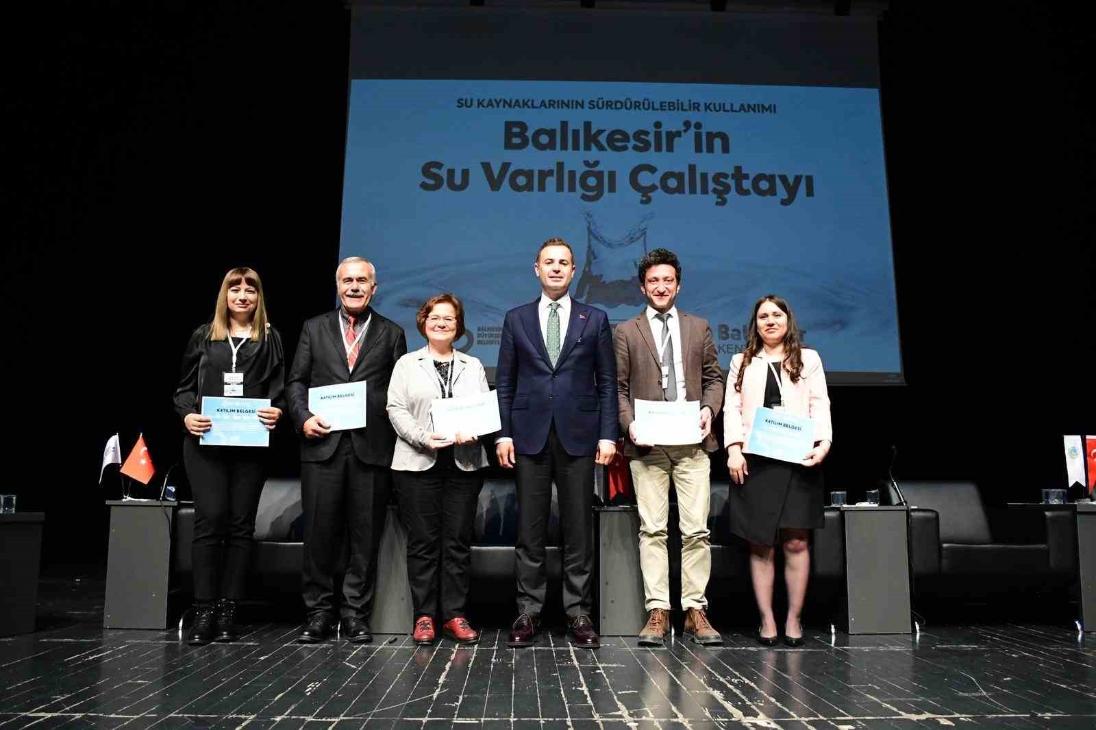 Balıkesir’de suyun geleceği masaya yatırıldı
Balıkesir’de suyun geleceği masaya yatırıldı