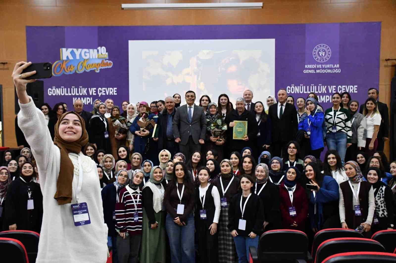 Balıkesir’de tematik kış kampı devam ediyor
Balıkesir’de tematik kış kampı devam ediyor