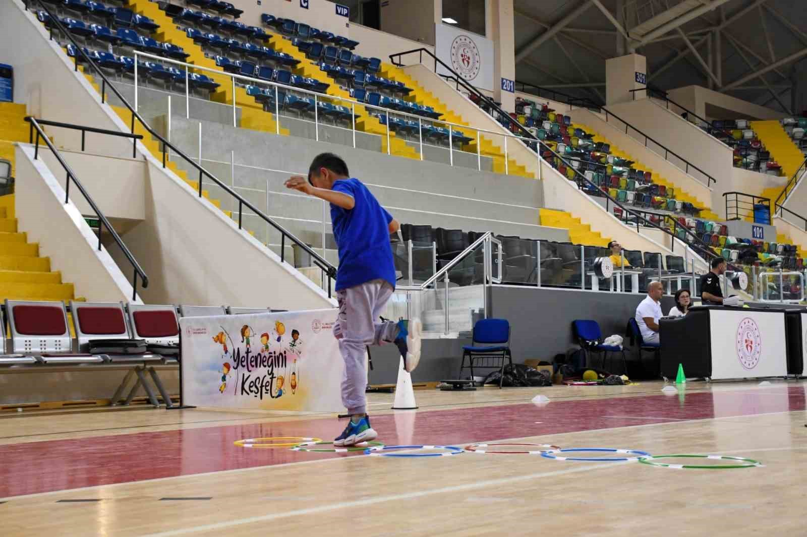 Balıkesir’de yetenekli sporcular keşfediliyor, şampiyonlar yetişiyor
Balıkesir’de yetenekli sporcular keşfediliyor, şampiyonlar yetişiyor