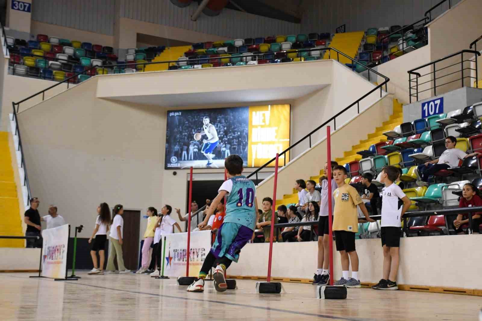 Balıkesir’de yetenekli sporcular keşfediliyor, şampiyonlar yetişiyor
Balıkesir’de yetenekli sporcular keşfediliyor, şampiyonlar yetişiyor