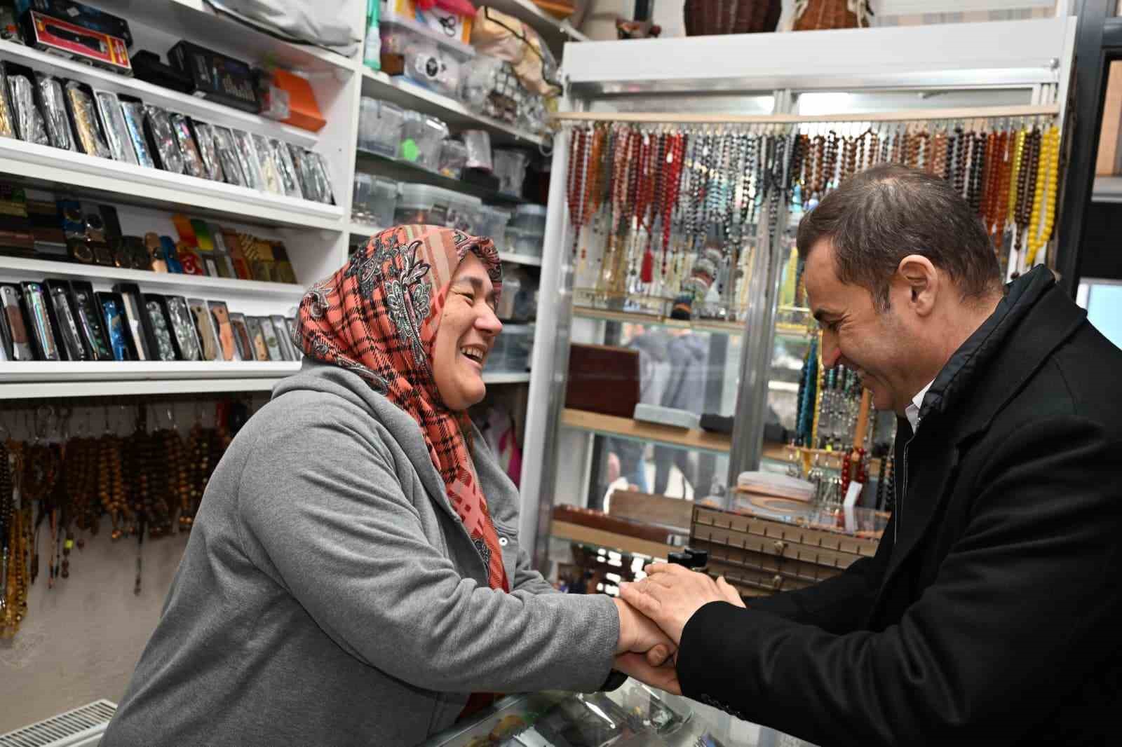 Balıkesir’in belediye başkanları Sındırgı’da iftar yaptı
Balıkesir’in belediye başkanları Sındırgı’da iftar yaptı