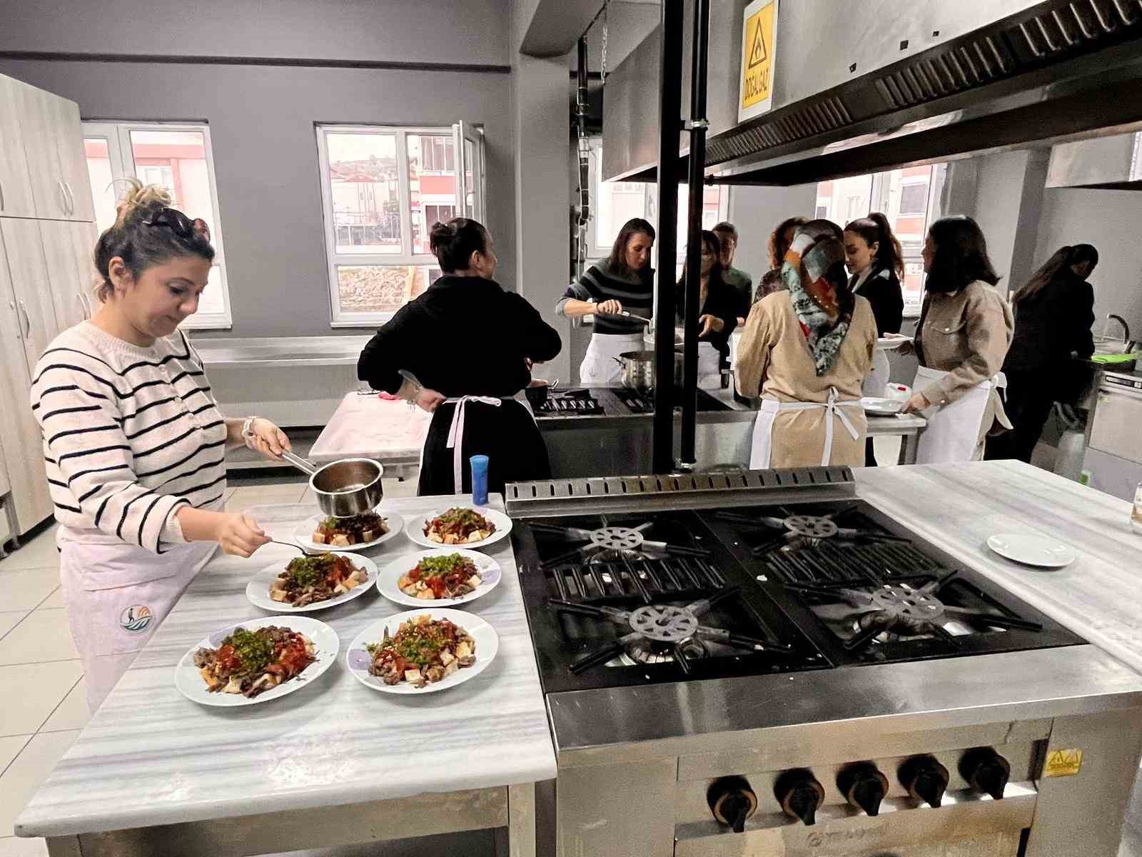 Balıkesir’in köklü mutfak mirası tirit tanıtıldı
