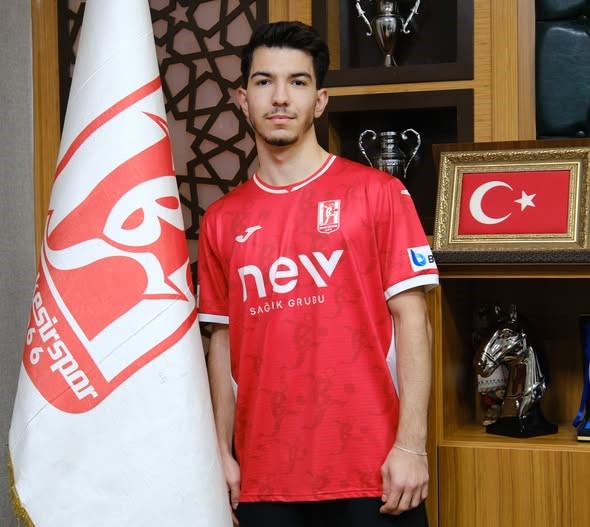 Balıkesirspor, Ozan, Hüseyin Melih ve Mert Hüseyin’e imza attırdı
