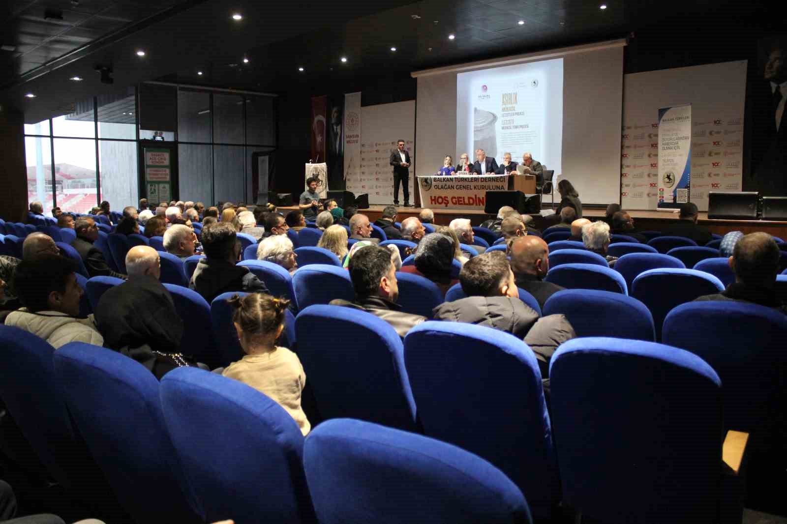 Balkan Türkleri Derneği Genel Kurulu: Adem Tuğral güven tazeledi
Balkan Türkleri Derneği Genel Kurulu: Adem Tuğral güven tazeledi