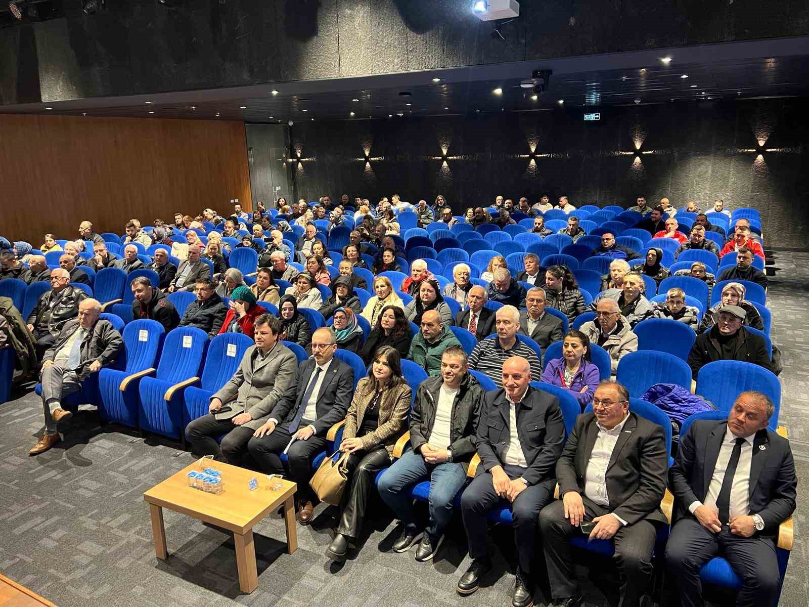 Balkan Türkleri Derneği Genel Kurulu: Adem Tuğral güven tazeledi
Balkan Türkleri Derneği Genel Kurulu: Adem Tuğral güven tazeledi