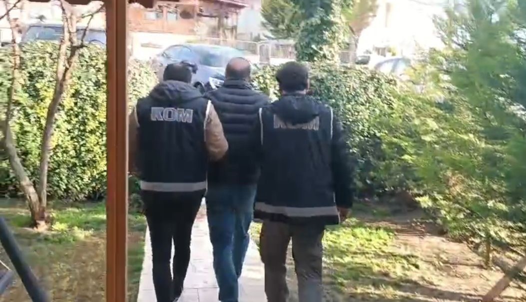 Bandırma merkezli rüşvet ve kişisel veri operasyonunda 7 tutuklama
